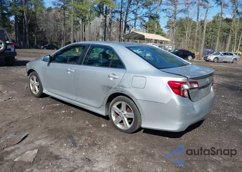 2014 Toyota Camry Se z USA, uszkodzony, nr VIN 4T1BF1FK9EU412497